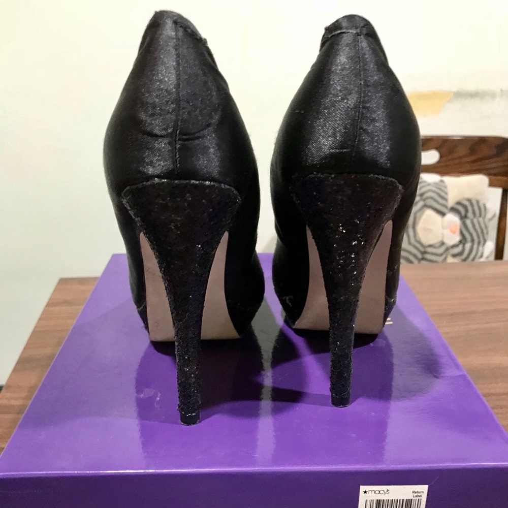 Madden Girl Satin High heels shoes